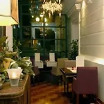 Flora Отель 4*