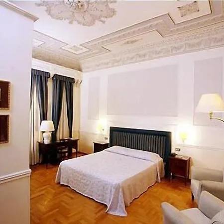 Flora Отель 4*