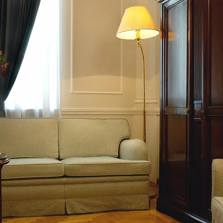 弗洛拉酒店 酒店 4*