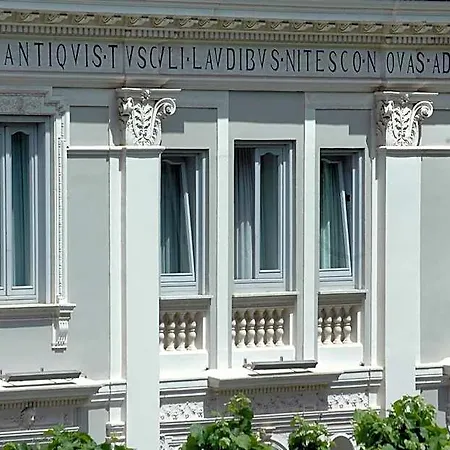 Ξενοδοχείο Flora