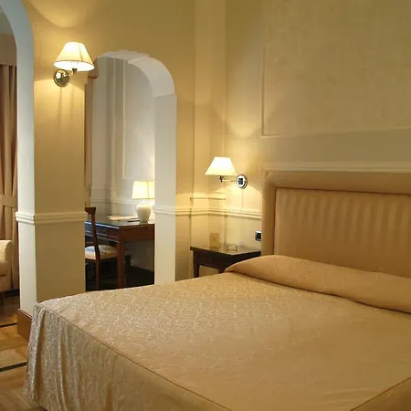 Hotel Flora 4*