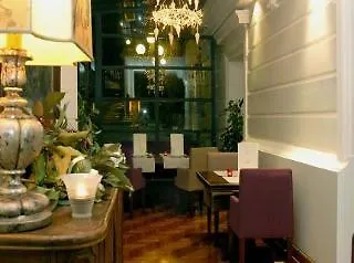 Flora Отель 4*