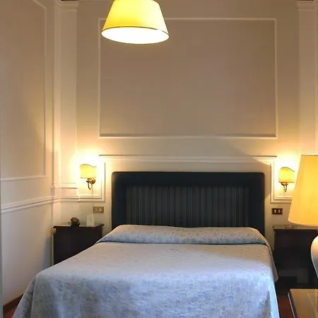 弗洛拉酒店 弗拉斯卡蒂